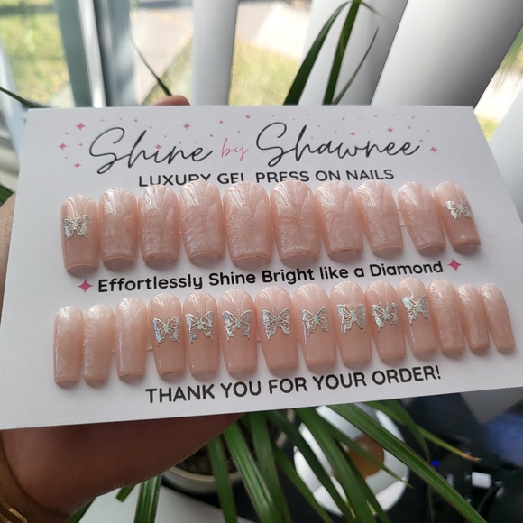 Handmade Luxury Press-On Nails | Sturdy & Reusable | ICY BUTTERFLIES - Picture 3 of 7
